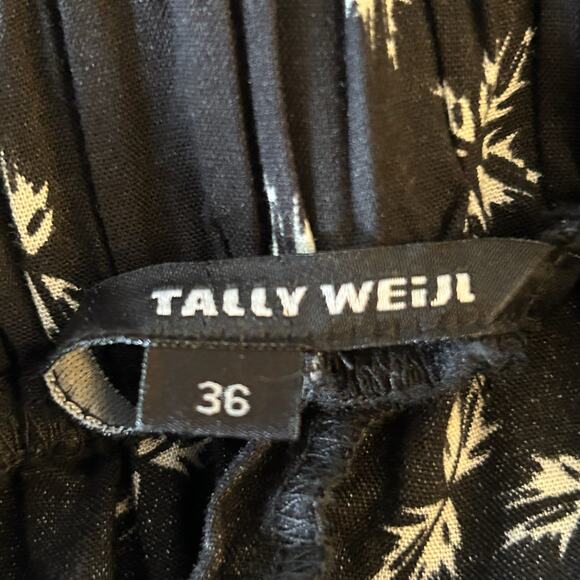 Tally Weijl Geometric Print Mini Skater Skirt Black Swiss Brand 36 or US4 - Picture 4 of 5